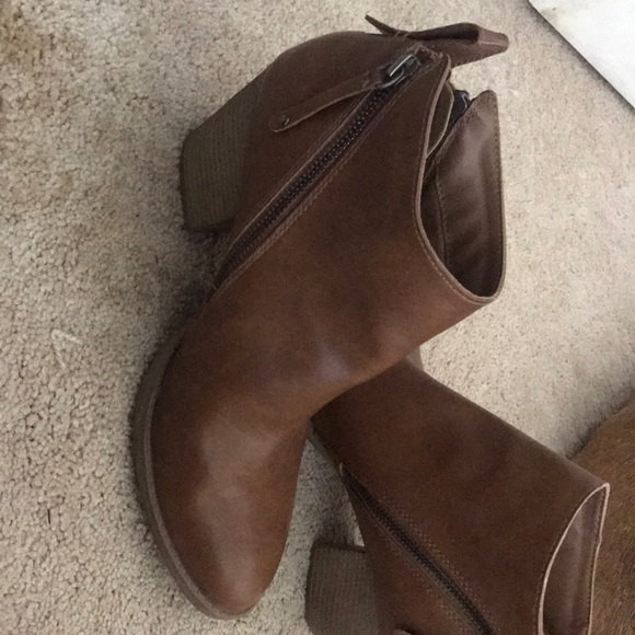 Brown faux leather booties - Picture 3 of 4